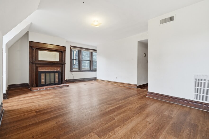 More Photos Of 215 S Braddock Ave, Pittsburgh Apartments For Sale