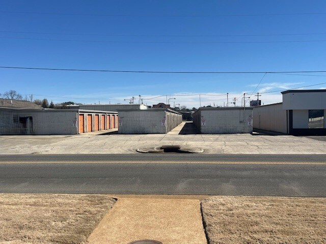 More Photos Of 1526 4th Ave SE, Decatur Light Manufacturing For Sale