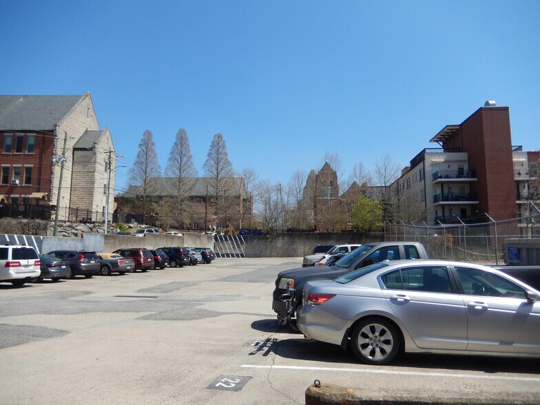 More Photos Of 46 Aston St, Asheville Light Manufacturing For Lease