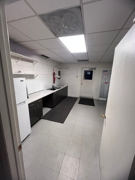 More Photos Of 1389 Richmond Rd, Charlottesville Auto Dealership For Lease