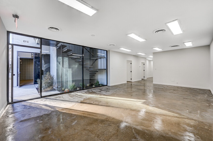 More Photos Of 319 S 3rd St, Las Vegas Loft Creative Space For Sale