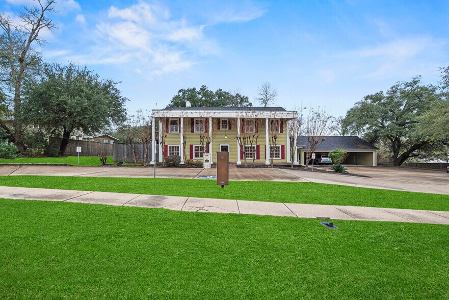 More Photos Of 1106 Avenue O, Huntsville Office Residential For Sale