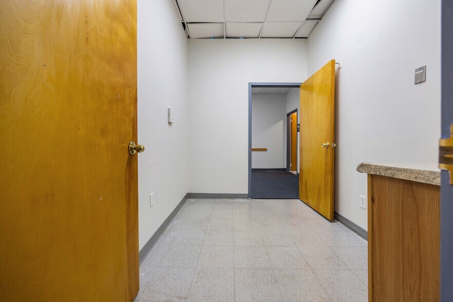 More Photos Of 200-12 44th Ave, Bayside Office For Lease