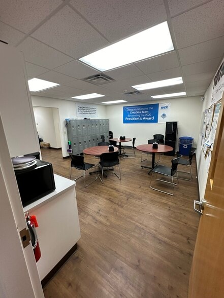 More Photos Of 1250 Rochester St, Lima Light Manufacturing For Lease