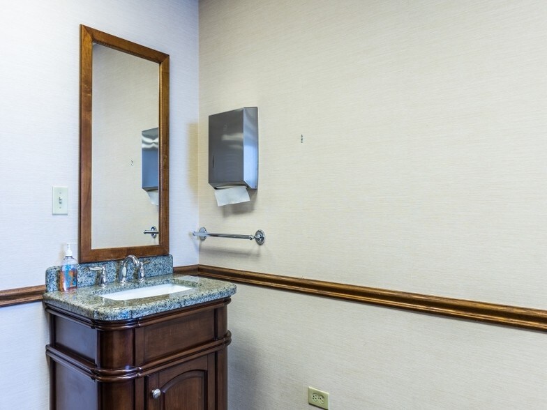 More Photos Of 1055 N 300 W, Provo Medical For Sale