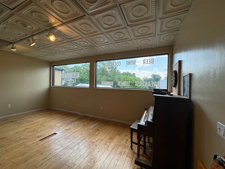 More Photos Of 115 S Main St, Chelsea Storefront Retail Office For Lease