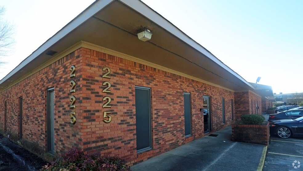 More Photos Of 2225 Drake Ave, Huntsville Office For Lease