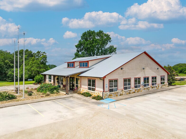 More Photos Of 8050 TX-21, Caldwell Office For Lease