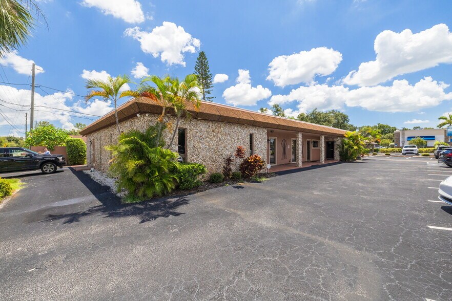 More Photos Of 1751 66th St N, Saint Petersburg Office For Sale