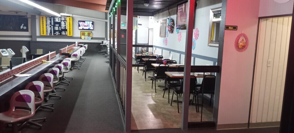 More Photos Of 415 W Heron St, Aberdeen Bowling Alley For Sale