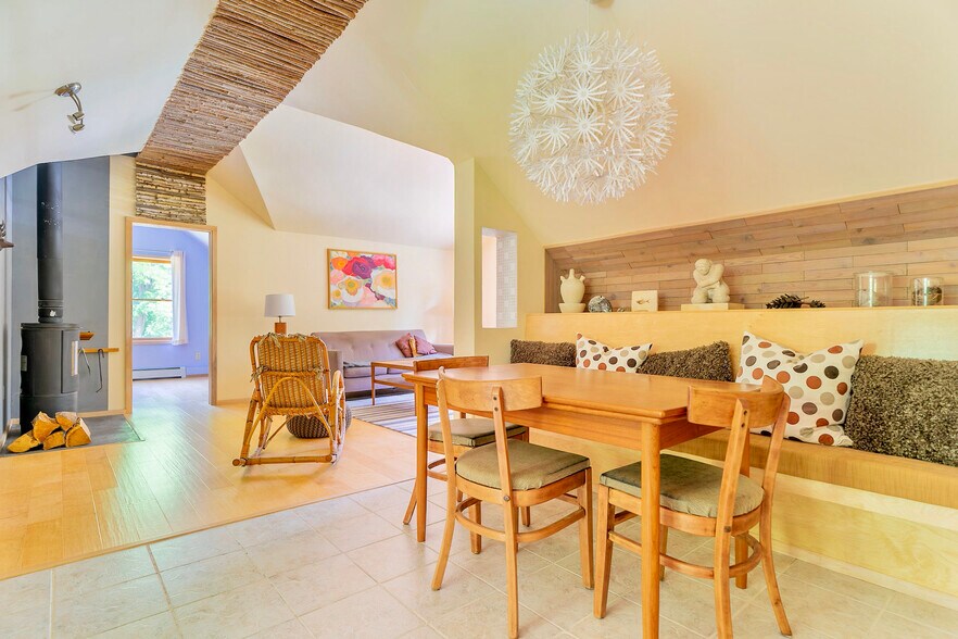 More Photos Of 5355 NY-212 Rt, Mount Tremper Hotel For Sale