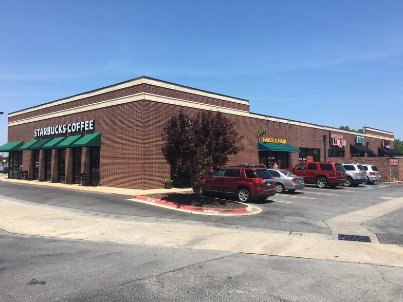 More Photos Of 201 SW 14th St, Bentonville Unknown For Lease