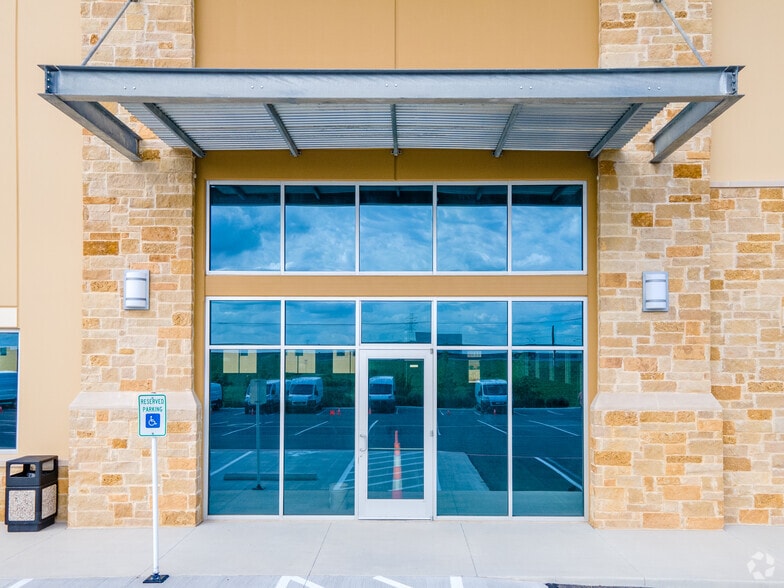 17280 Green Mountain Rd, San Antonio, TX 78247 For Lease