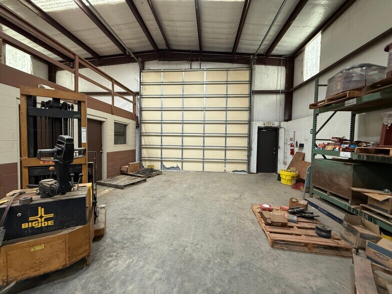 More Photos Of 2015 S Main St, Stuttgart Warehouse For Sale