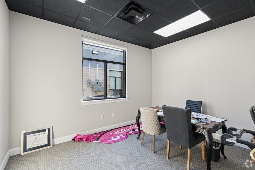 More Photos Of 26717 Westheimer Pky, Katy Medical For Sale