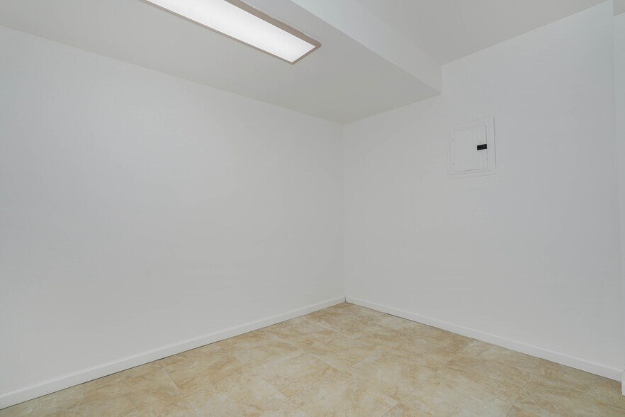 More Photos Of 1330-1332 Rockland Ave, Staten Island Medical For Sale