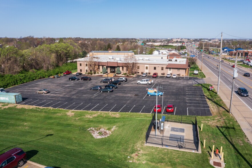 More Photos Of 11520 St. Charles Rock Rd, Bridgeton Medical For Lease