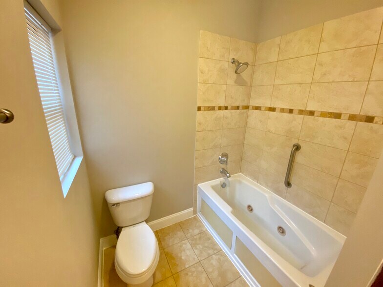 More Photos Of 6557 S Minerva Ave, Chicago Apartments For Sale