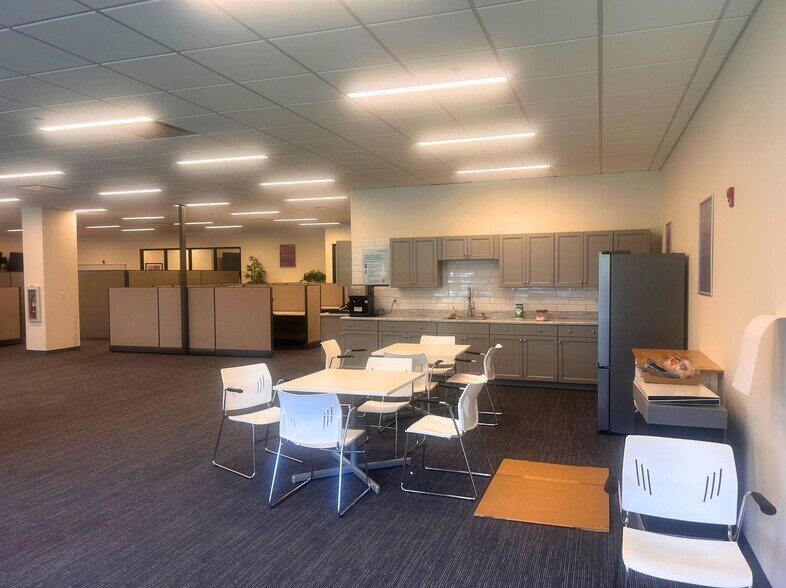 More Photos Of 1 Quality Way, Fletcher Warehouse For Lease