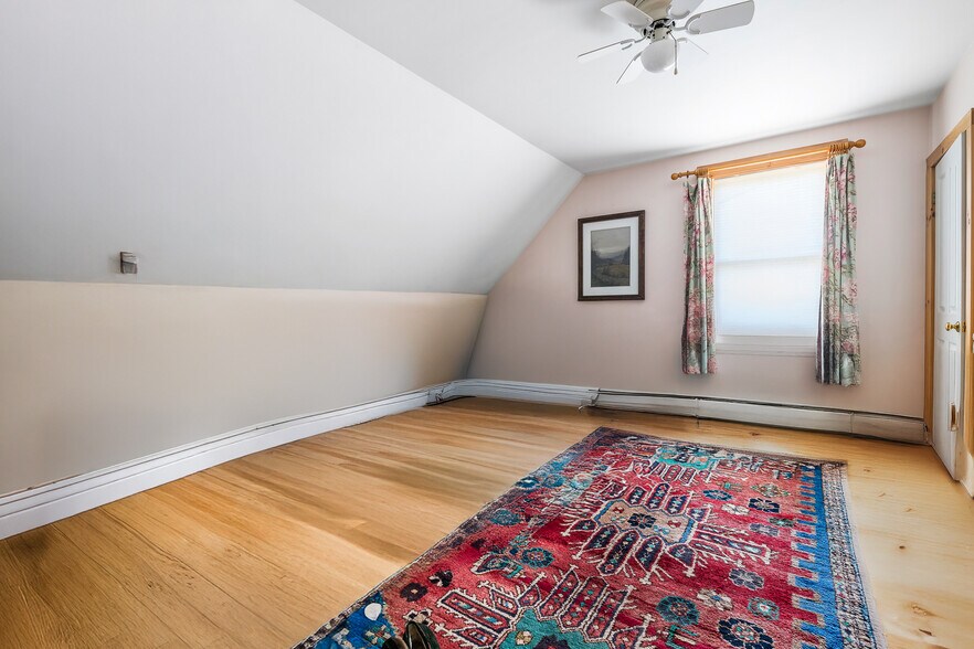 More Photos Of 32 Maple St, Andover Hospitality For Sale