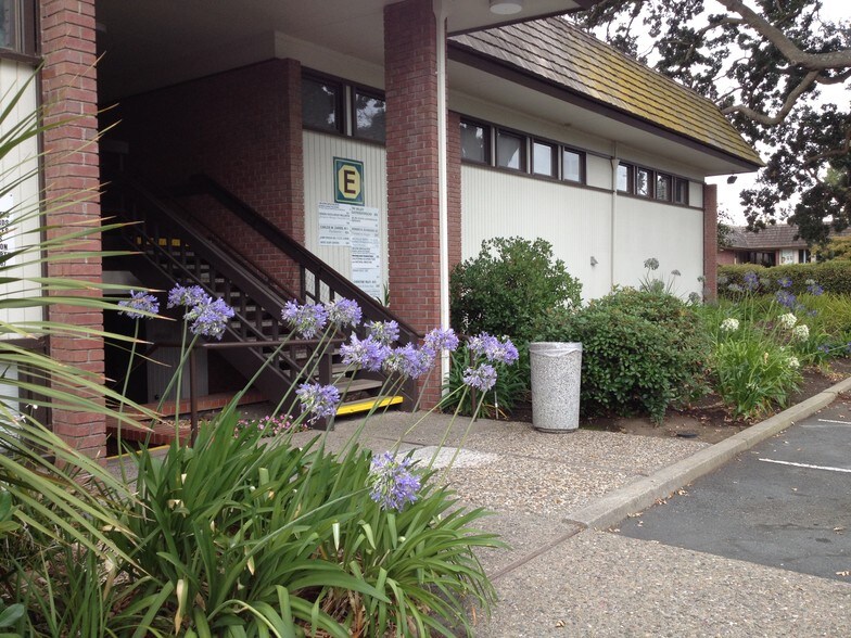 Primary Photo Of 2121 Ygnacio Valley Rd, Walnut Creek Unknown For Lease