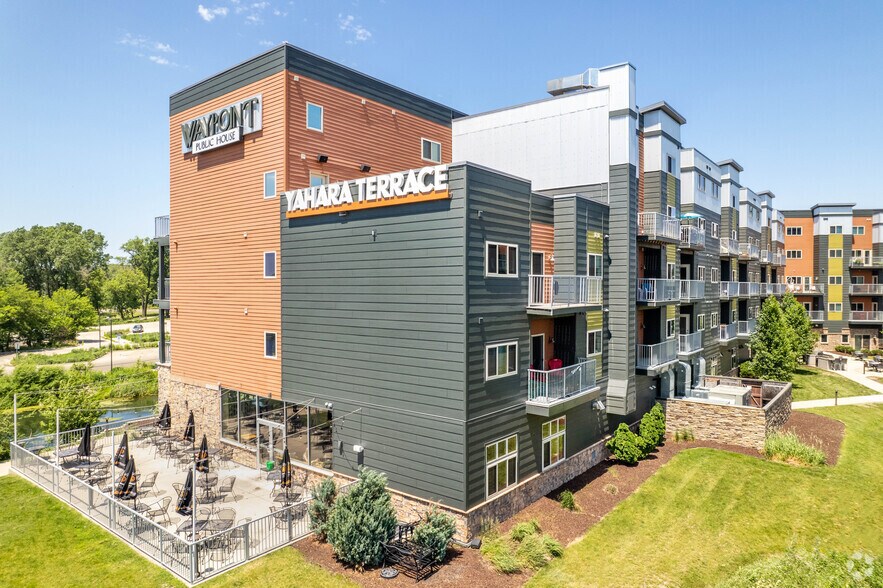 More Photos Of 320 W Broadway, Monona Apartments For Lease