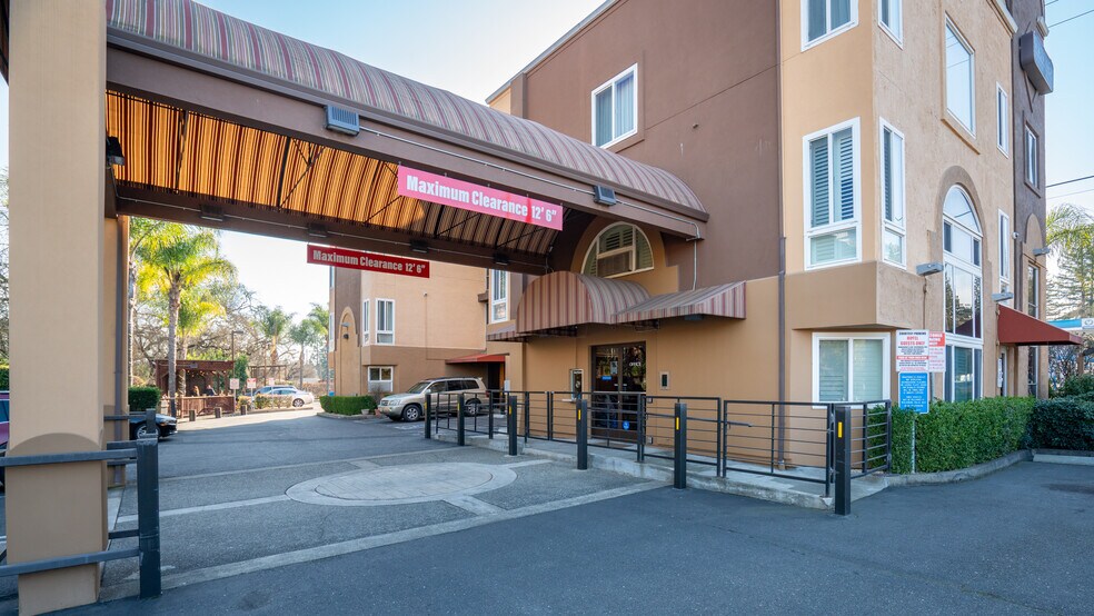 More Photos Of 178 Dry Creek Rd, Healdsburg Hotel For Sale