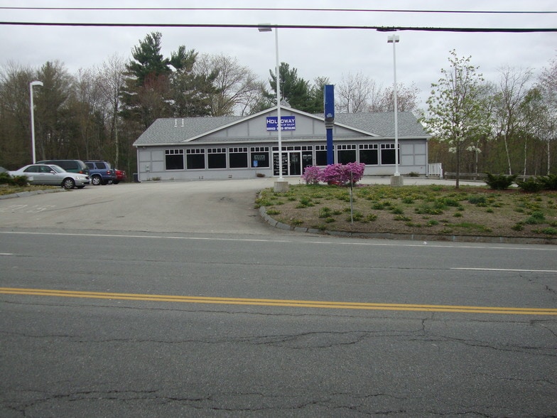 More Photos Of 282 N Broadway, Salem Auto Dealership For Lease