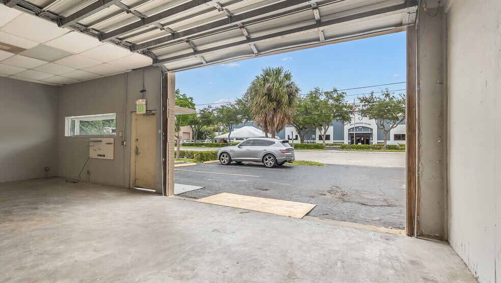 More Photos Of 1501 NW 1st Ct, Boca Raton Light Distribution For Lease