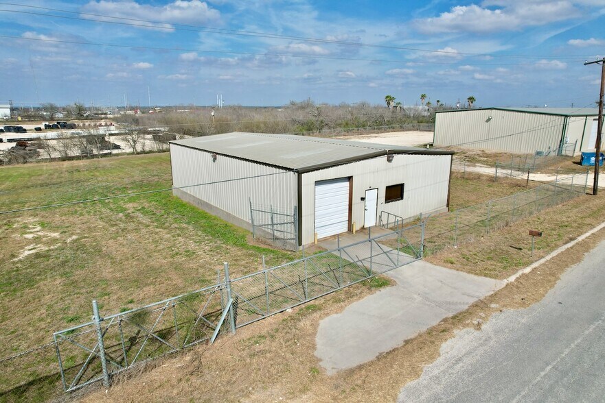 Primary Photo Of 210 Wyoming Blvd, Pleasanton Warehouse For Lease