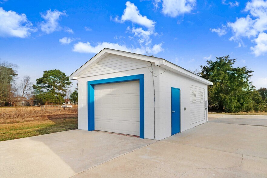 More Photos Of 2379 US Highway 13 N, Goldsboro Specialty For Lease