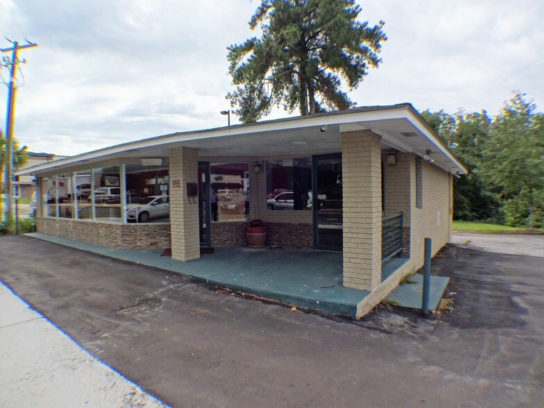 More Photos Of 115 W Main St, Lexington Restaurant For Sale