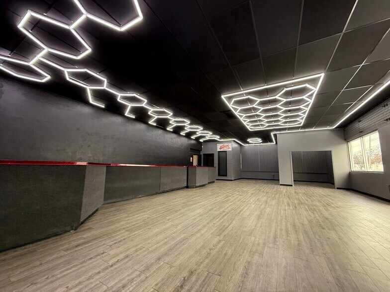 More Photos Of 1711 N Clinton Ave, Rochester Office For Sale