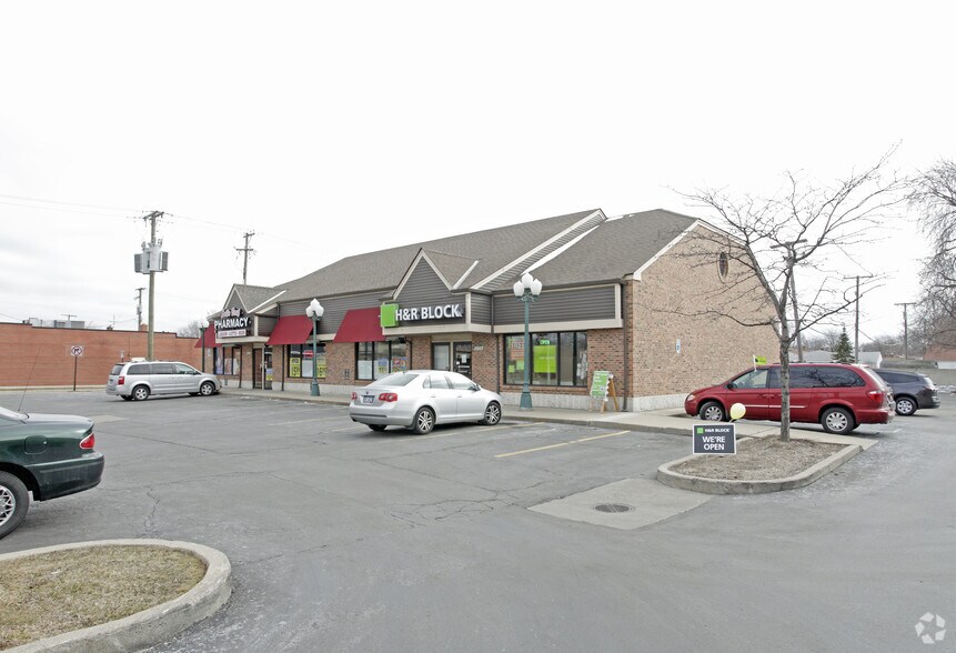Primary Photo Of 21716-21722 Harper Ave, Saint Clair Shores Freestanding For Lease