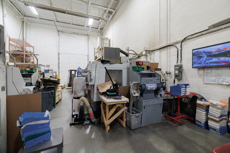 More Photos Of 6701-6777 Fairmount Dr SE, Calgary Warehouse For Lease