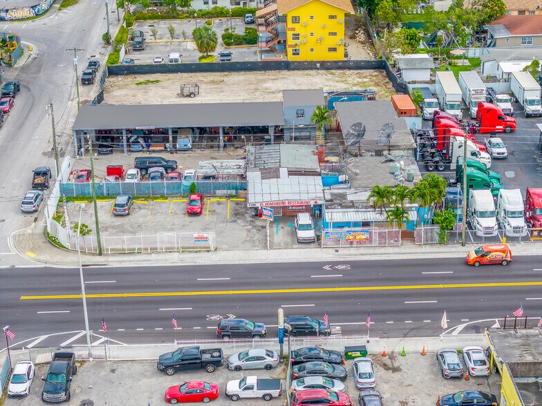 More Photos Of 2395 NW 36th St, Miami Service For Lease