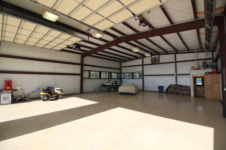 More Photos Of 2202 W Central Ave, El Dorado Light Manufacturing For Sale