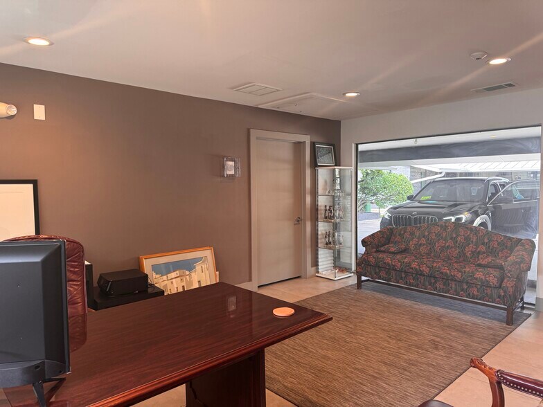 More Photos Of 4739 Merwin St, Houston Office For Lease