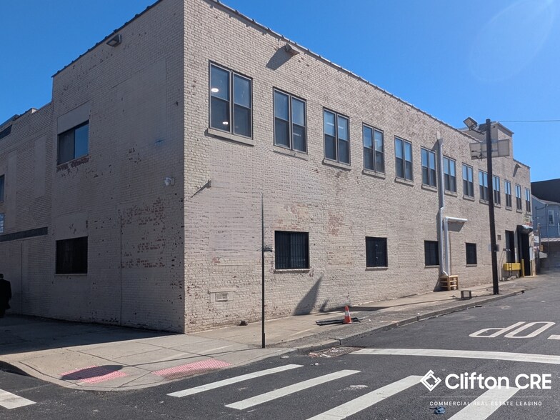 Primary Photo Of 132 3rd Ave, Paterson Flex For Lease