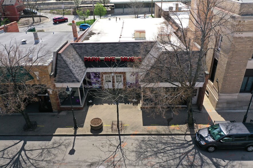 More Photos Of 21-25 W Saint Charles Rd, Lombard Storefront Retail Office For Lease