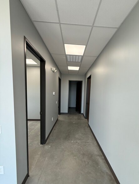 More Photos Of 16217 North Fwy, Houston Unknown For Lease