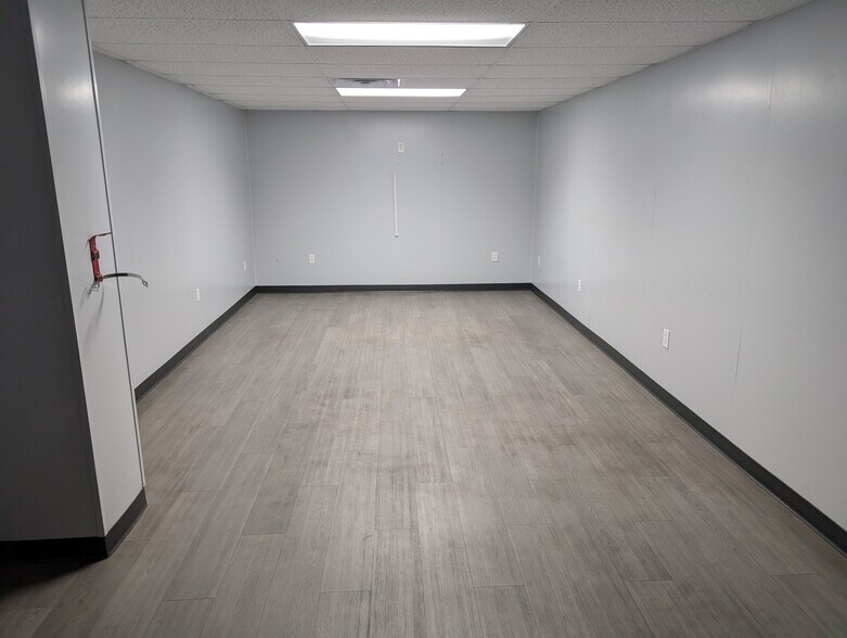 More Photos Of 4089 Pepperell Way, Dublin Manufacturing For Lease