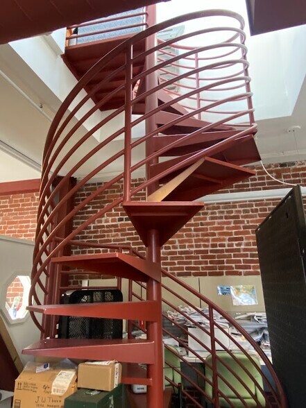 More Photos Of 1242 Market St, San Francisco Loft Creative Space For Lease