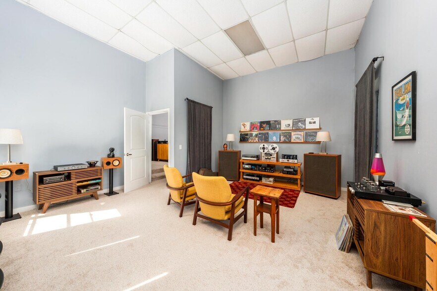 More Photos Of 64-1015 Mamalahoa Hwy, Kamuela Warehouse For Sale