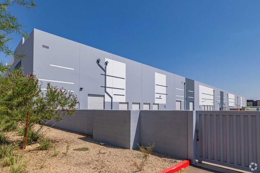 More Photos Of 11701 N 132nd Ave, Surprise Distribution For Sale