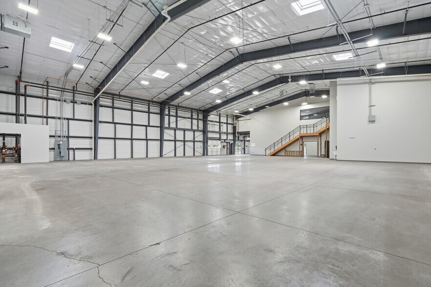 More Photos Of 1675 Las Colonias Dr, Grand Junction Showroom For Lease