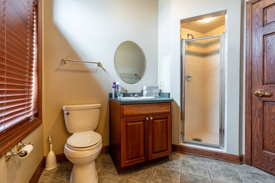 More Photos Of 1303 Macom Dr, Naperville Medical For Sale