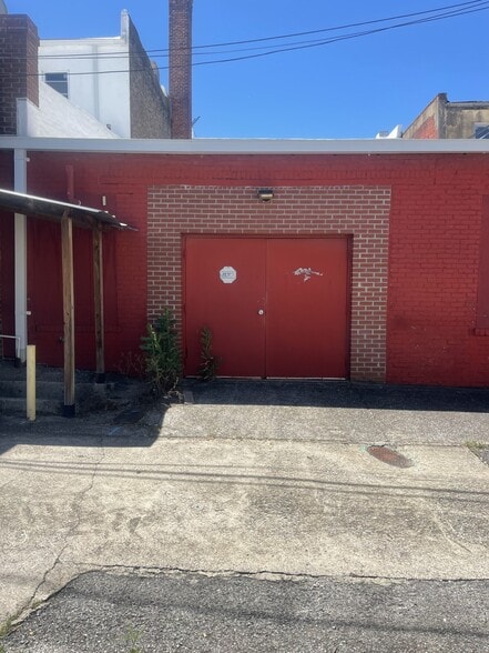 Primary Photo Of 115 E Commerce St, Lewisburg Flex For Lease