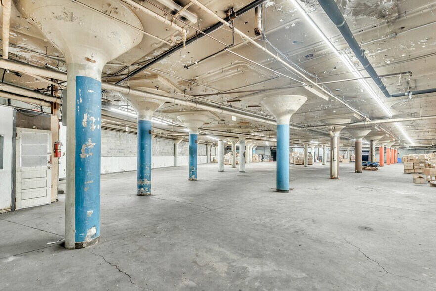 More Photos Of 150 Avenue L, Newark Warehouse For Sale