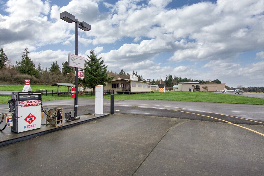 More Photos Of 191 Airport Rd, Port Townsend Airplane Hangar For Lease